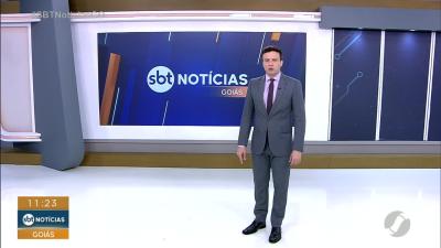 itemCaminhão cai em buraco durante obra no Setor Pedro Ludovico em Goiânia