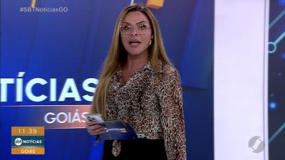 itemCâmera flagra batida entre carro e moto em Goiânia