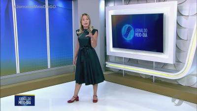 Jovem perde dinheiro ap&oacute;s guardar notas em bolso rasgado em Quirin&oacute;polis