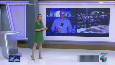 Encena&ccedil;&atilde;o re&uacute;ne milhares na Sexta-Feira Santa