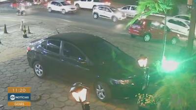 itemCâmeras registram engavetamento na avenida Marechal Rondon em Goiânia