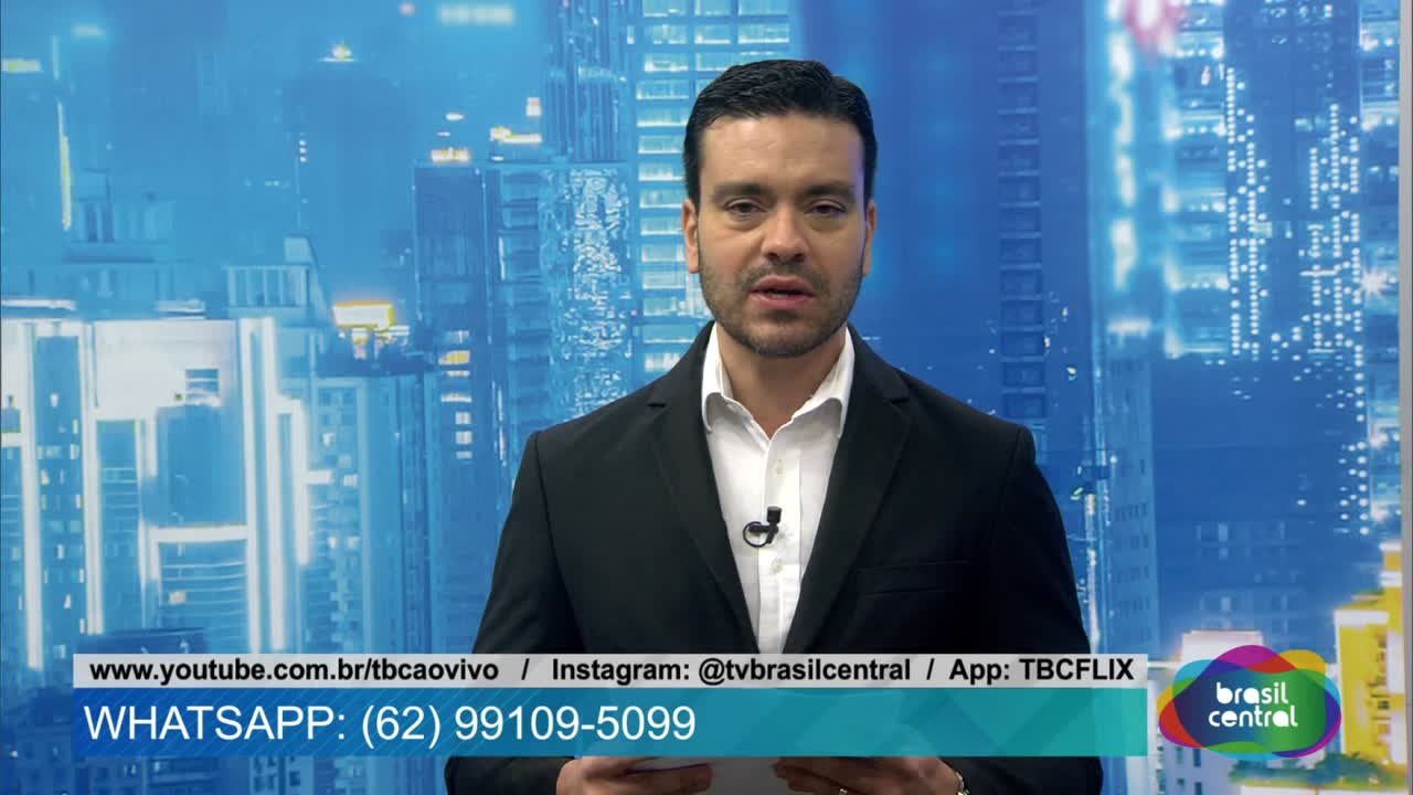 Carro com Casal e Bebe bate em Árvore na Br-153