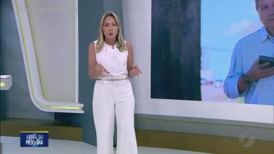 V&iacute;deo mostra pick-up atingindo poste