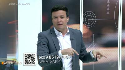 itemMulher morre atropelada e carro pega fogo na GO-060