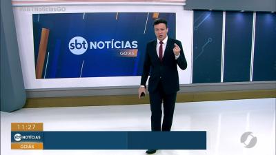 Briga no tr&acirc;nsito, motociclista d&aacute; tapa no rosto de motorista de carro em Goi&acirc;nia