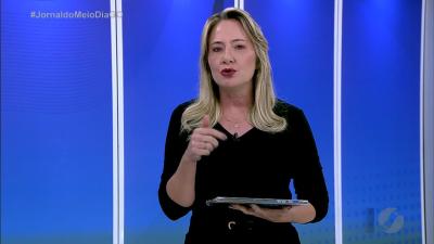 V&iacute;deo mostra jogador armado com fac&atilde;o indo para cima do &aacute;rbitro ap&oacute;s ser expulso