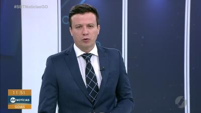 Persegui&ccedil;&atilde;o na BR-050 termina com carga tombada