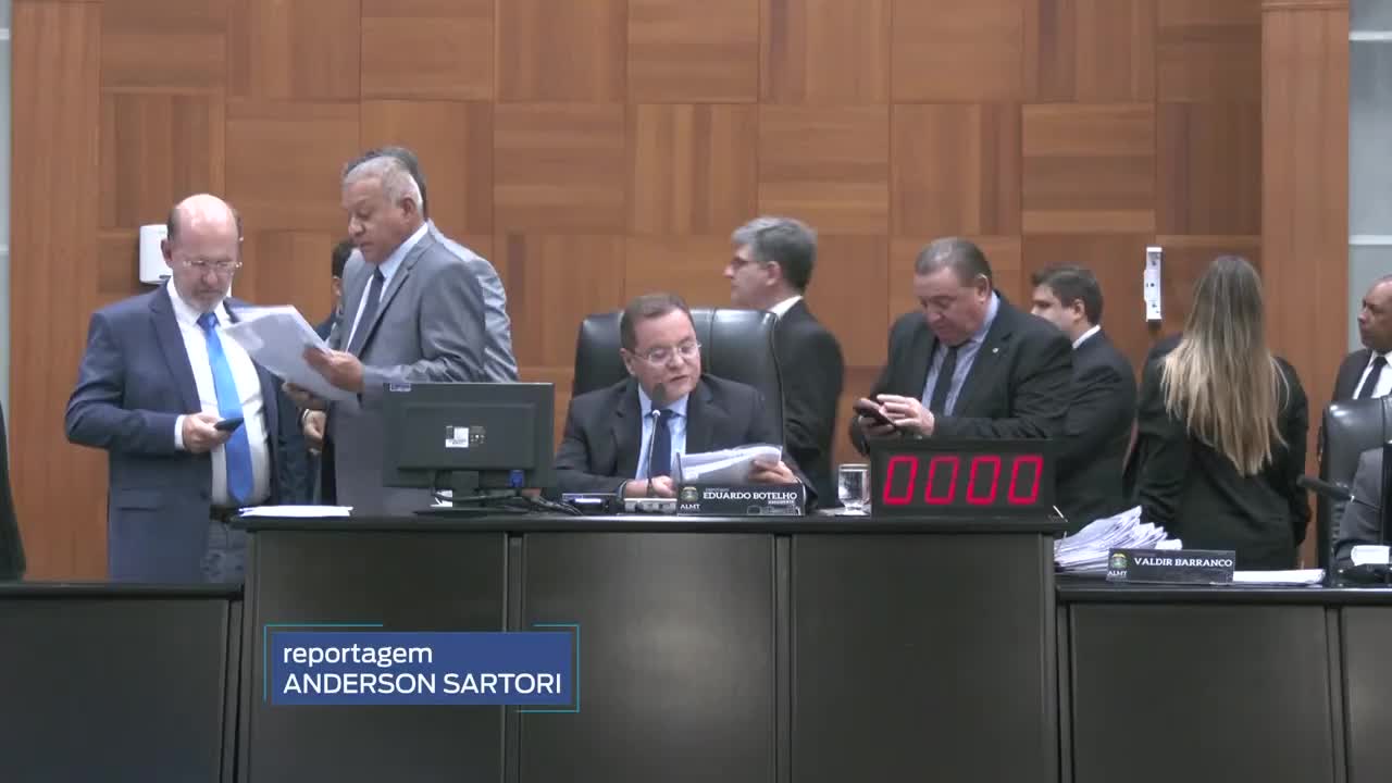 itemParlamentares aprovam 30 matérias durante sessão plenária