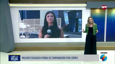 itemMulher esfaqueia perna do companheiro por ciúmes