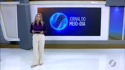 itemCaixão cai de carro funerário em Anápolis