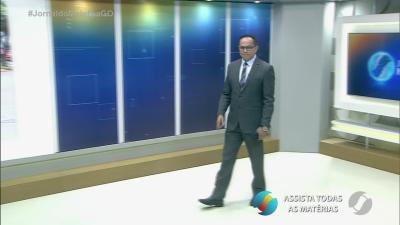 itemCaminhonete invade loja de noivas em Anápolis