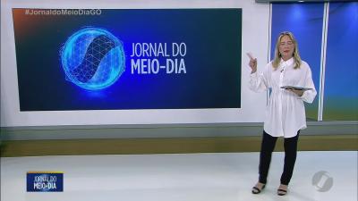itemMotorista perde controle de caminhão e bate em mureta de proteção na BR-050