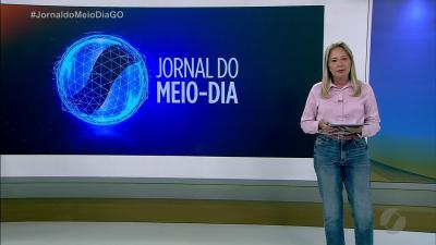 itemFamília dá último adeus a idosa morta em assalto violento em Goiânia