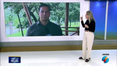 itemChuva provoca estragos e alaga ruas deixando moradores ilhados em Goiânia