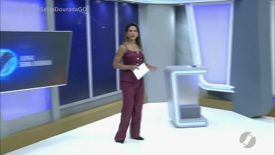 itemMotociclista tem o dedo decepado por fios em Goiânia