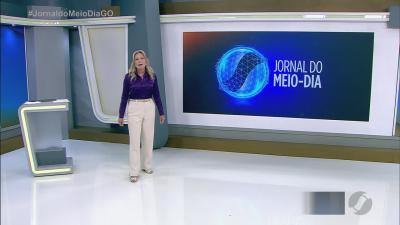 itemAcidente envolve dois caminhões e um carro na BR-364