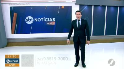 itemMotorista despeja carga em protesto em Goiânia