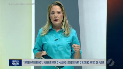 itemCaminhão caçamba é flagrado espalhando terra pelas ruas de Itaberaí