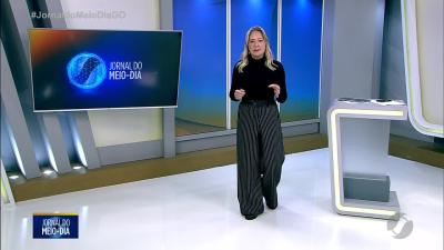 itemMotorista dá ré e provoca acidente em Aparecida