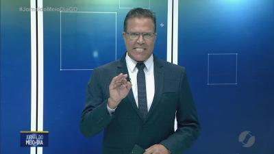 itemVaca pula cercado e causa ânico em leilão de gado em Niquelândia
