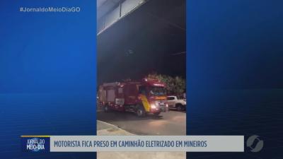 itemCaminhão rompe fios elétricos e fica energizado em Mineiros