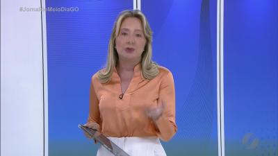 Cratera se abre em rodovia ap&oacute;s fortes chuvas