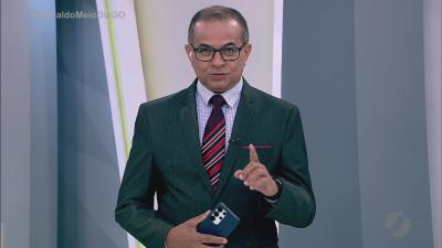 itemMotociclista furta trave de gol em Águas Lindas de Goiás