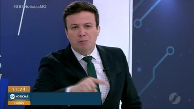 itemVeículo desgovernado atinge clínica de saúde