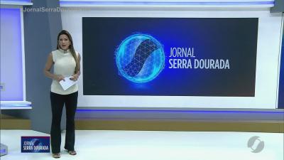 itemMoto para com rodas pra cima após acidente com carro em Jataí