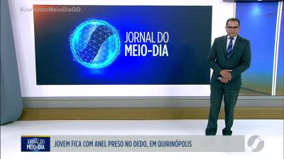 itemBombeiros retiram anel que ficou preso no dedo de jovem em Quirinópolis