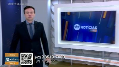 itemCaminhão desgovernado atinge lojas em avenida do Jardim Guanabara em Goiânia