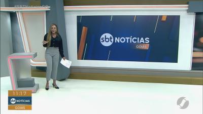 Formosa homem joga namoprada de carro em movimento