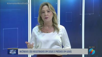 itemCaminhão pega fogo na BR-153 e carro em Anápolis