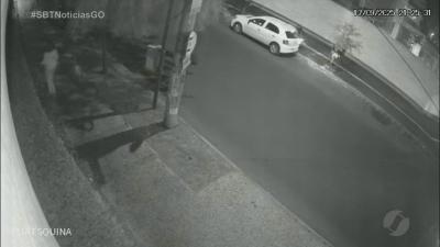 itemPreso trio que usava arma falsa e facão para roubos em Goiânia