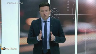 itemMotorista perde o controle do carro e bate em dois veículos em Catalão