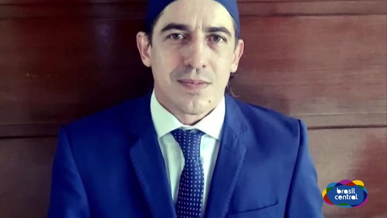 itemMédico que comemorou Morte de Kirk tem visto cancelado pelos EUA