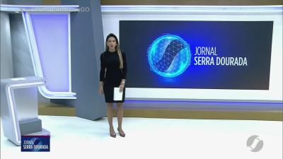 itemHomem ameaça mãe e clientes de pizzaria e chuta viatura da PM ao ser contido