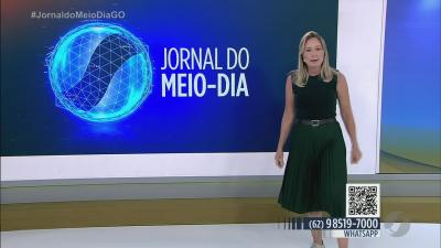 Cobra &eacute; capturada perto de lago