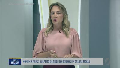 itemBombeiros resgatam cobra encontrada no motor de caro em Anápolis