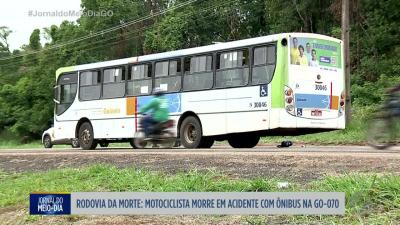 itemMotociclista morre em acidente com ônibus na GO-070