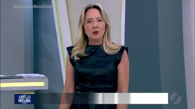 itemCombate a violência contra a mulher, instalado banco vermelho em Goiás