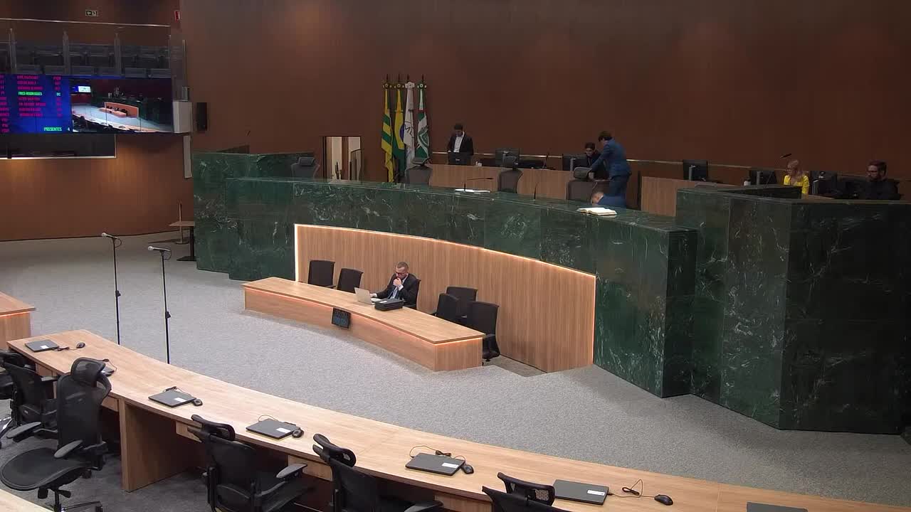 Imagem de capa do vídeo - Direto do Plenário: entrevistas com deputados