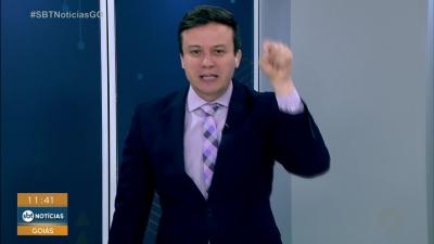 itemIdosa rouba cena em momento descontraído