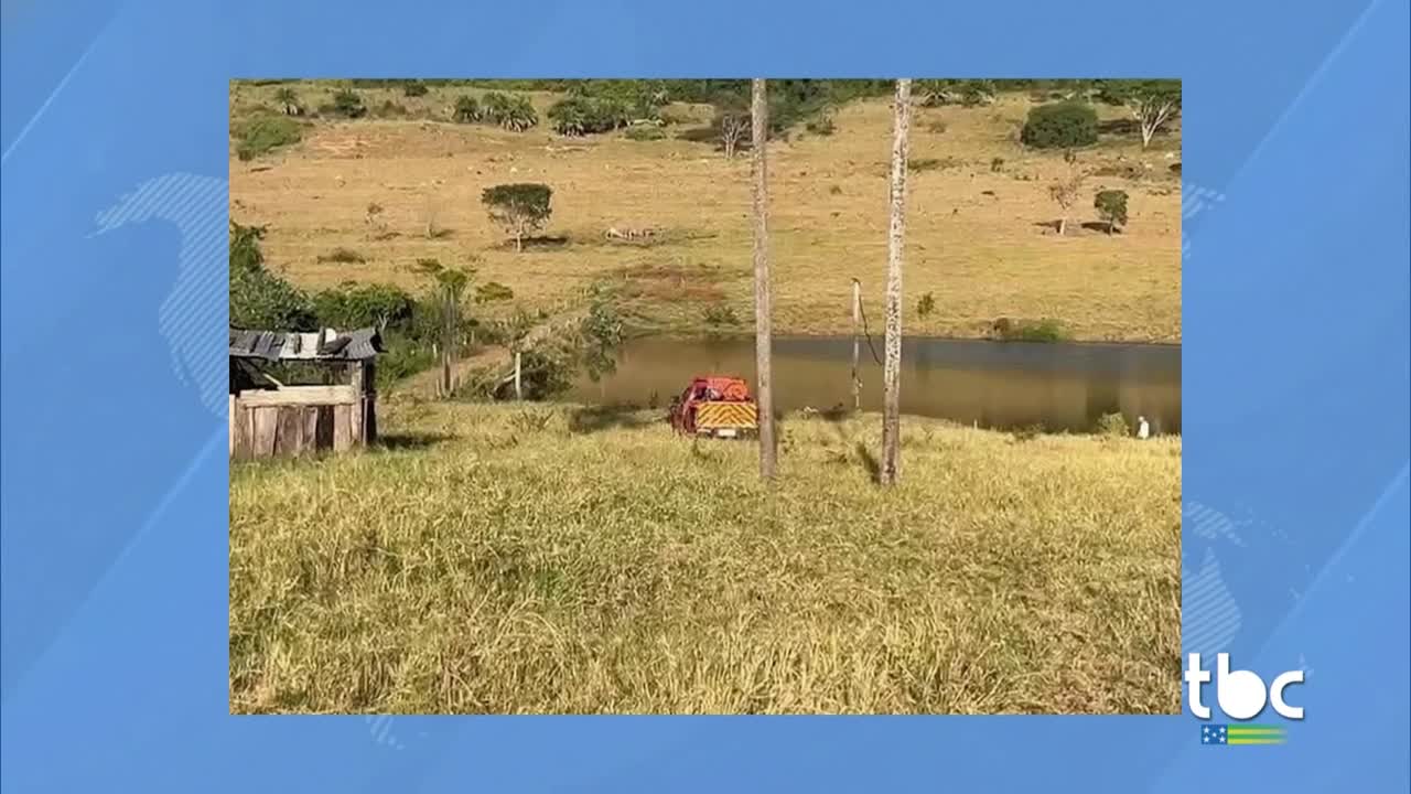 itemBombeiros tentam encontrar Menina desaparecida em Doverlandia