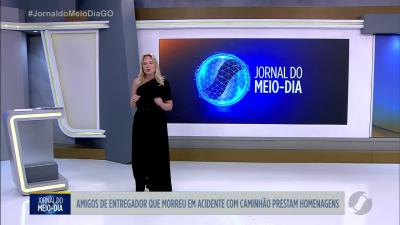 itemAmigos de entregador que morreu em acidente com caminhão prestam homenagens