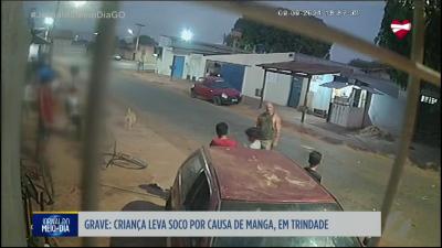 itemCriança leva soco por causa de manga em Trindade