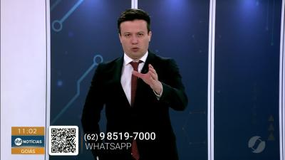 itemAdutora da Saneago se rompe e alaga rua na Cidade Livre em Aparecida de Goiânia