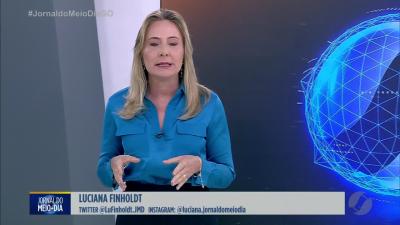 itemCarro em chamas na BR-060 entre Alexânia e Brasília