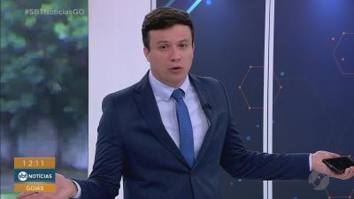 itemMotociclista fica ferido após acidente com carro em cruzamento no Barro São Francisco em Goiânia