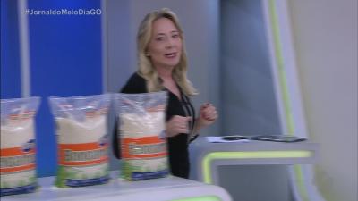 PM apreende R$ 1,7 milh&atilde;o em mala na BR-050